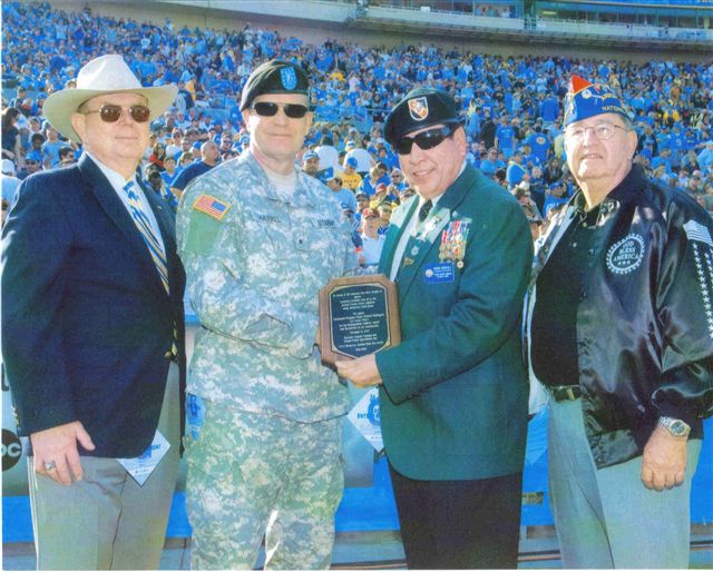 SGM Ramon Rodriguez recieves Veteran of the Year award, July 2009