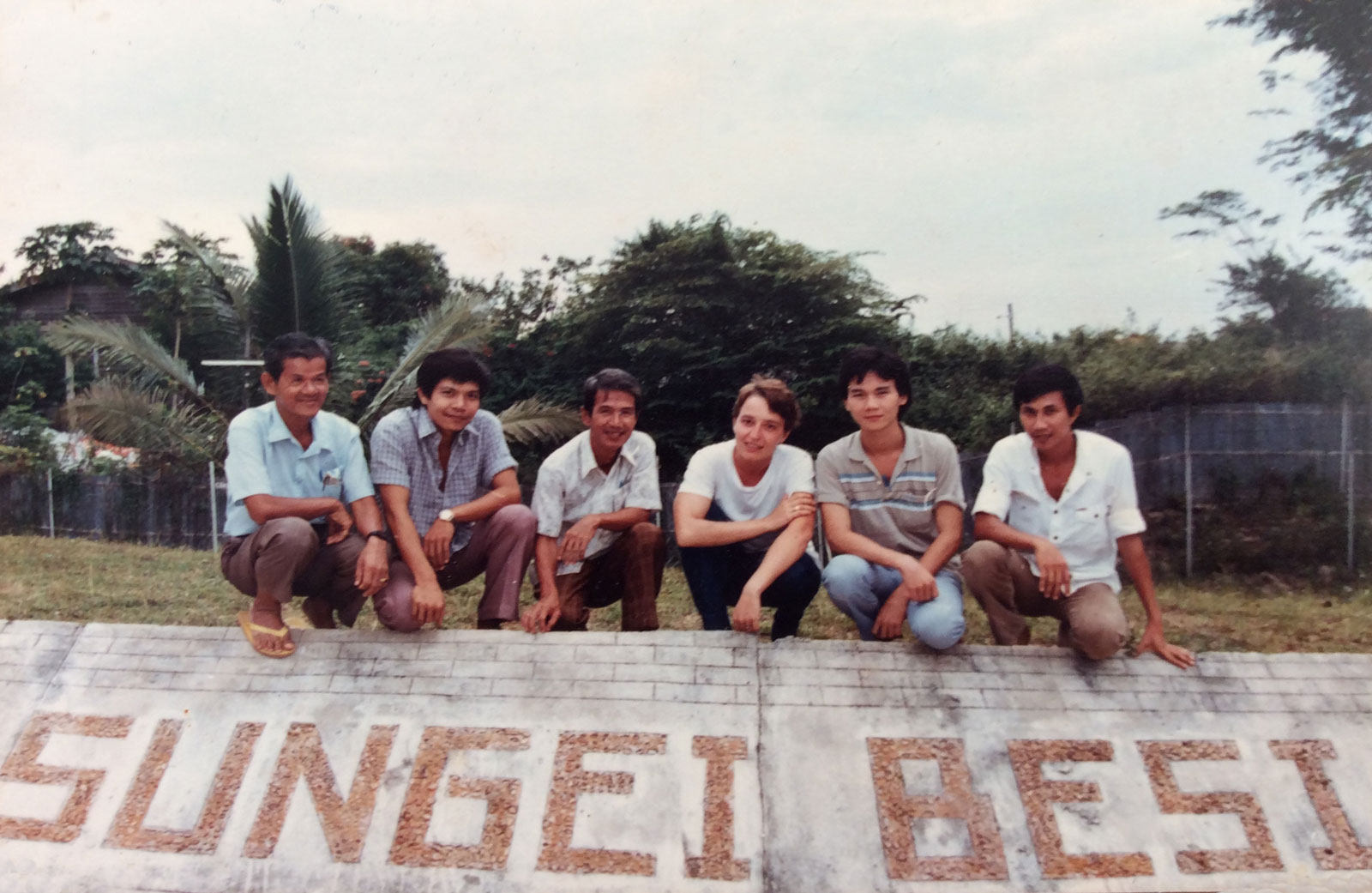 Anh Tua Sungei Besi Transit Camp sign