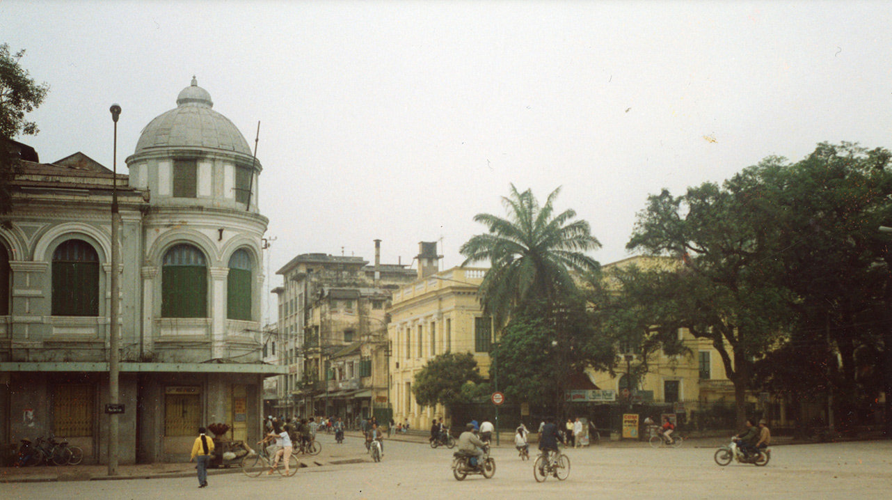 Downtown Hanoi 1992 (Photo by Marc Yablonka)