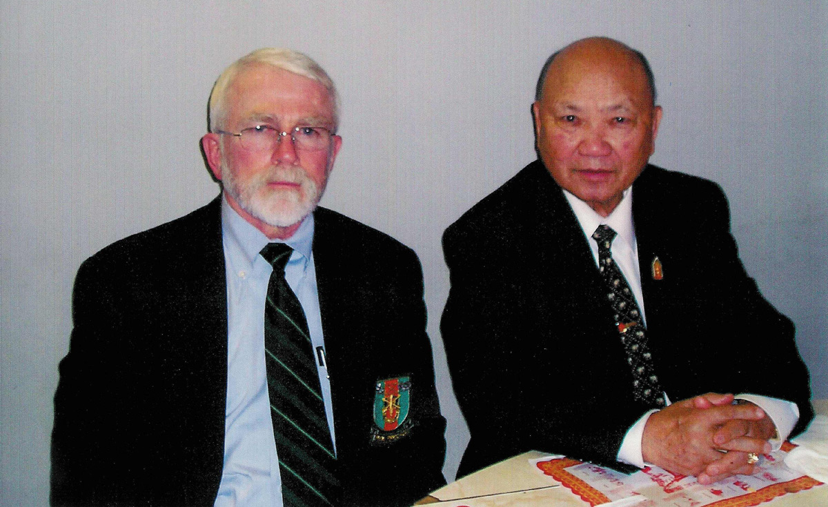 Steve Schofield with General Vang Pao in 2000. (Photo courtesy Steve Schofield)