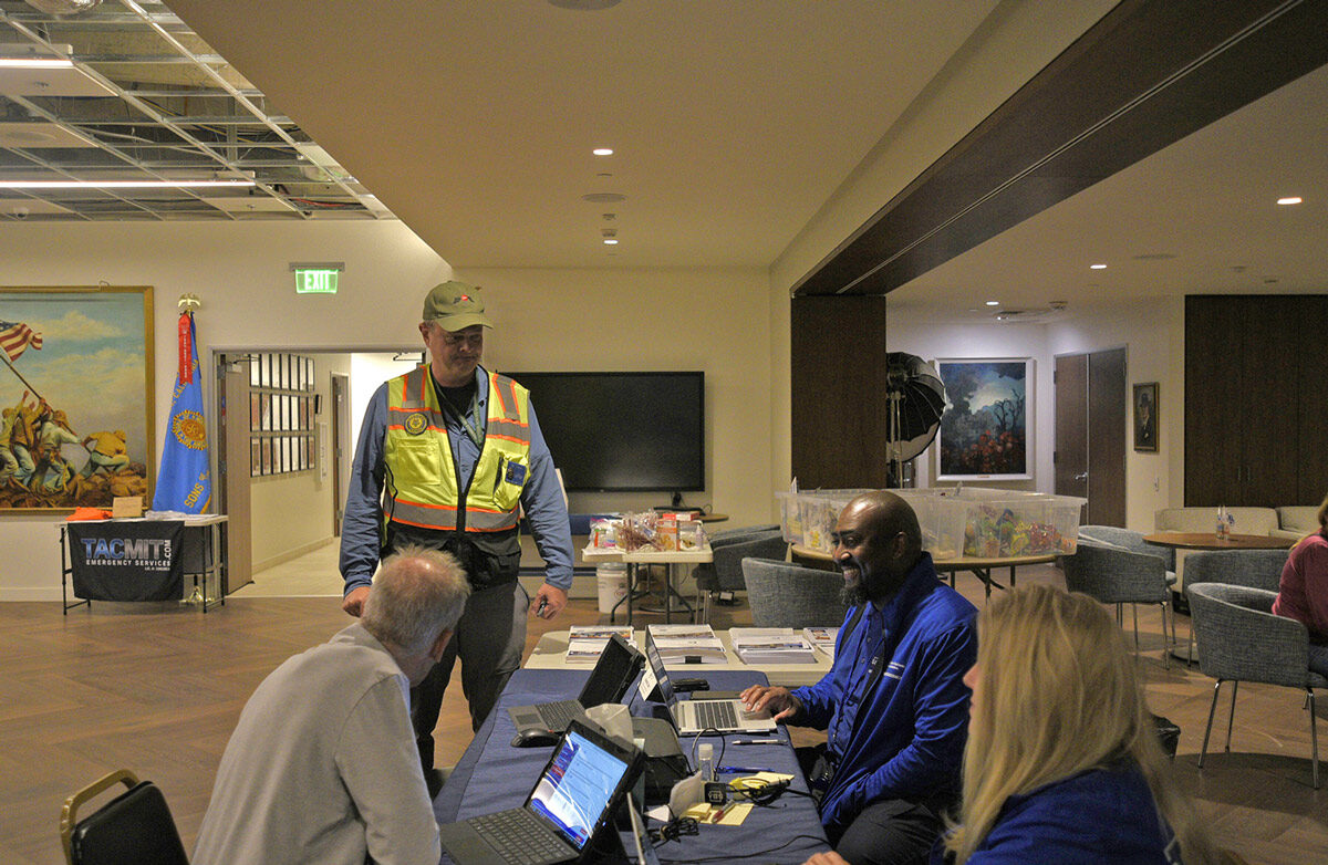 jim-talking-with-workers-at-legion-hall-1200px